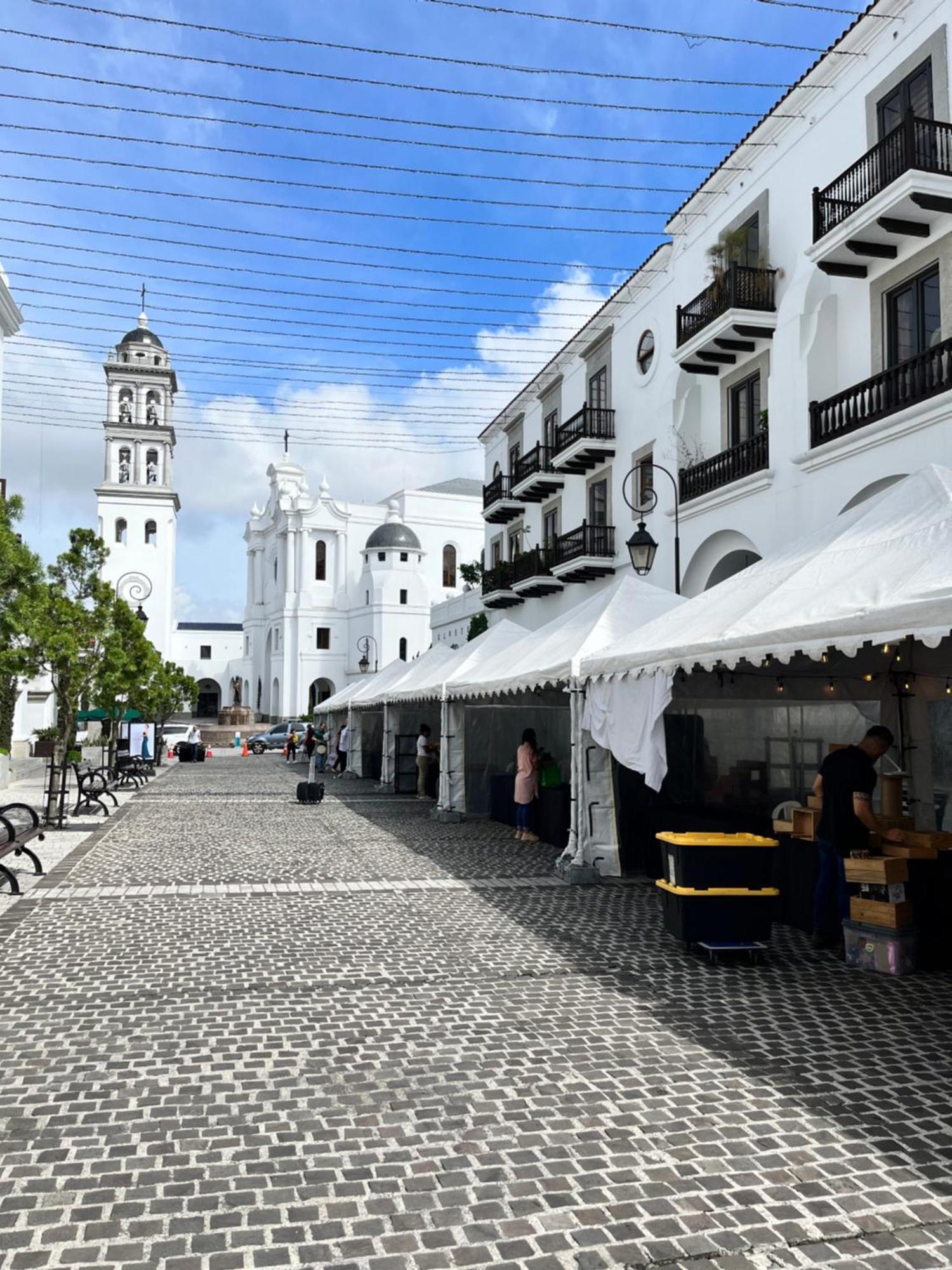 Encanto Cayala, Apartamento Moderno A Minutos Caminando De Embajada Usa Y Paseo Cayala Città del Guatemala Esterno foto